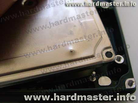 Следы деформации на верхней крышке HDD