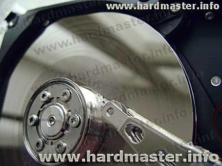 Seagate ST3200826A изнутри. Вид номер два