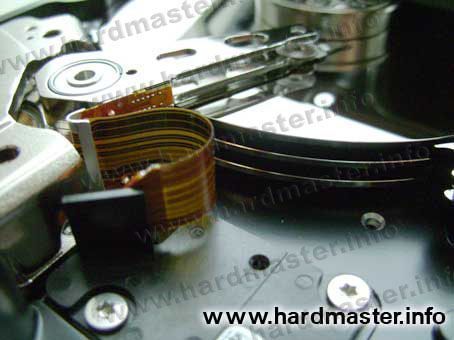 The opened HDD Seagate ST3750330AS