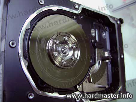 Следы смазки на пластинах HDD