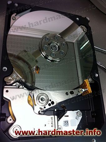 Внутреннее устройство Seagate ST33000651AS Barracuda XT