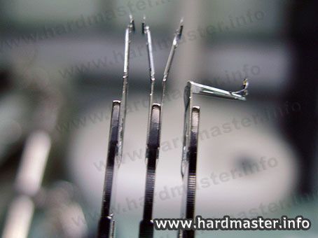 Деформированный и демонтированный блок голов Деформированный и демонтированный блок голов