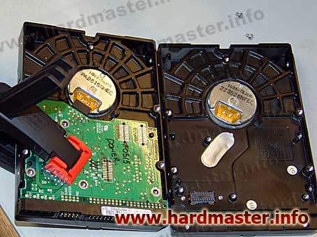 Фиксатор для платы HDD Фиксатор для платы HDD