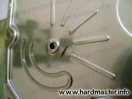 Собственно, пыль везде. И на верхней крышке в том числе. Собственно, пыль везде. И на верхней крышке в том числе.