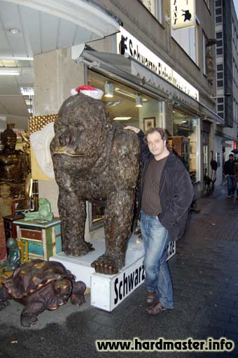 Рядом с маленькой обезянкой. Кёльн