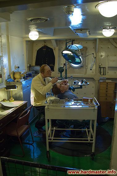 Кабинет стоматолога на крейсере Белфаст